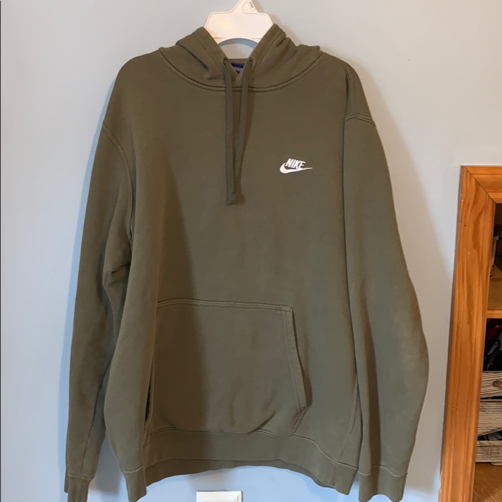 Nike men’s sweatshirt
